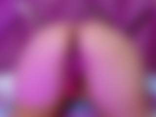 innocenthazel's Live Sex Cam Show