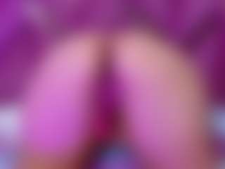 innocenthazel's Live Sex Cam Show