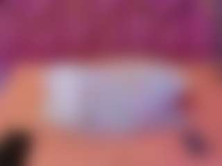 innocenthazel's Live Sex Cam Show