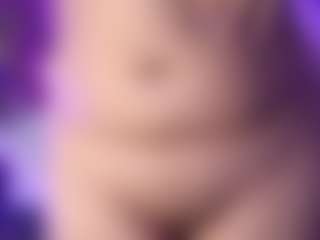 innocenthazel's Live Sex Cam Show