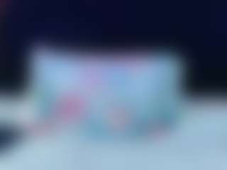 Live cam show with innocenthazel - Toys on madthumbs