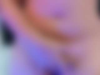 innocenthazel's Live Sex Cam Show