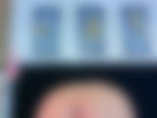 innocenthazel's Live Sex Cam Show