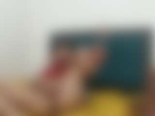 Live cam show with Akemy - Orgasm on Latina Girls