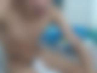 Live cam show with Akemy - Black Hair on sexylive.show