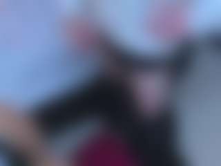 Live cam show with Nina-Passionf - Smoking on Camsoda