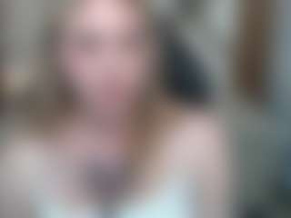 PAULASMALLTITS's Live Sex Cam Show