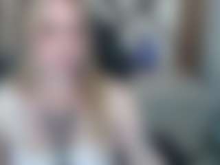 Live cam show with PAULASMALLTITS - Brown Hair on SinfulBabes