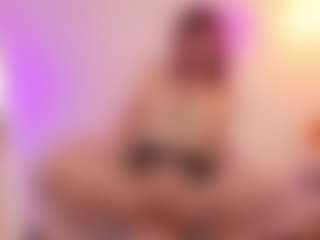 Live cam show with Violet-Ch - Twerk on Latina Girls