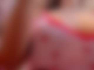 Live cam show with Bella-Posh - Kisses on CSO-WL
