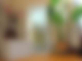Live cam show with Bella-Posh - Drinking on CamClone