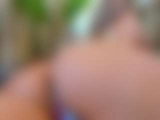 Live cam show with Bella-Posh - Spy Curvy on fuklive.com