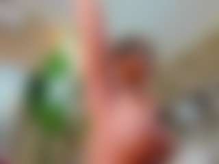 Live cam show with Bella-Posh - Dildo on CamwithHer