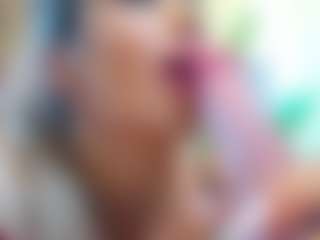 Live cam show with Bella-Posh - Fingering on CamwithHer