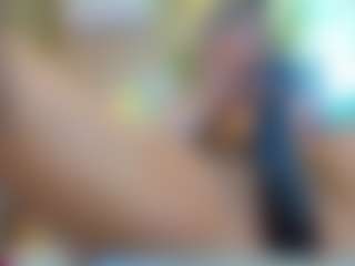 Live cam show with Bella-Posh - Erotic Dance on SmokeAndPoke
