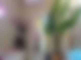 Live cam show with Bella-Posh - Kisses on Soda Cam