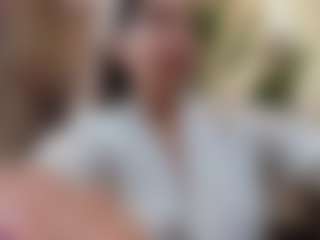 Live cam show with Bella-Posh - Thick on googirlz