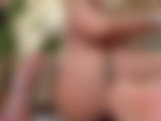 Live cam show with Bella-Posh - Smoking on Pornisteam.com