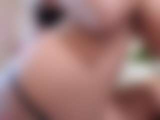 Live cam show with Bella-Posh - Squirt Curvy on Dolls Live