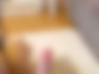 Live cam show with Bella-Posh - Camel Toe on fuklive.com