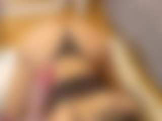 Live cam show with Bella-Posh - Shaved Pussy on Nude Chat * 1 On 1 Webcam Sex * Live Cam Show
