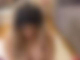 Live cam show with Bella-Posh - Moan on madthumbs