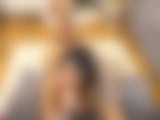 Live cam show with Bella-Posh - Ride on livesexfox.com