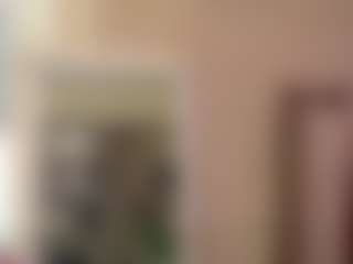 Live cam show with Bella-Posh - Kisses on Big Tits