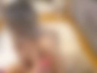 Live cam show with Bella-Posh - Moan on CamSextacy