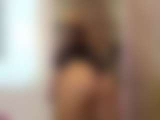 Live cam show with Bella-Posh - Lush on xfollow cams