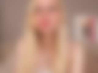 Live cam show with Lina - Genital Piercings on boobsie.com