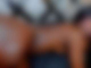 Live cam show with Nahomii-Hill - Moaning on livesuperchat.net