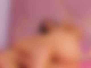 Live cam show with SofiacandyXht - Drinking on Free Soda