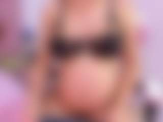 Live cam show with SofiacandyXht - Moaning on Mixed Magazine Live
