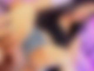Live cam show with Sophie Luxe - Brown Eyes on livesuperchat.net