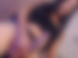 Live cam show with Sophie Luxe - Tiny Tits on Camsoda