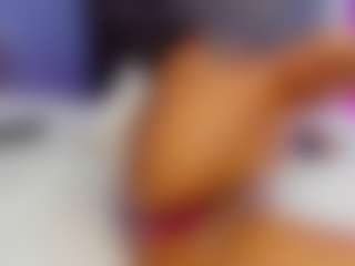 Live cam show with ashly-hills - Bedroom on https://playwithruby.com