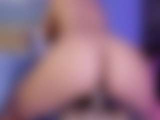 ashly-hills's Live Sex Cam Show