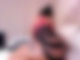 Live cam show with ashly-hills - Bedroom Curvy on Strip Flash - Live Sex Shows