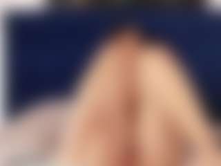 Live cam show with eva-miller7 - Nature on friskycurves.com
