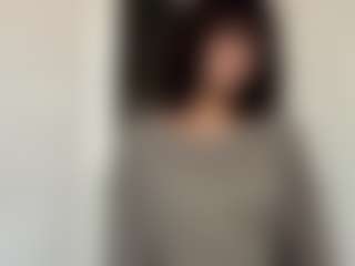 Live cam show with Thea - Mouth on chickslive.net