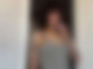 Live cam show with Thea - Belly on crypto-cams