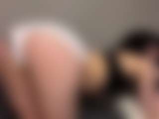 Live cam show with Thea - Saliva on x69.live