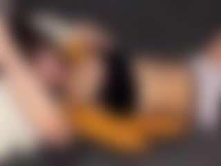 Live cam show with Thea - Armpits on live18s.com