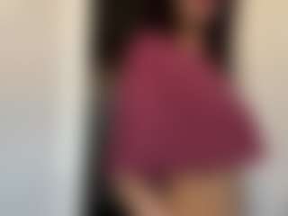 Live cam show with Thea - Moaning on Camsoda