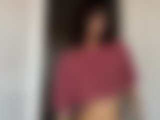 Live cam show with Thea - Lips on TastyBlacksLive