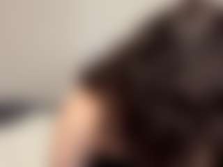Live cam show with Thea - Lips on Spunkpage