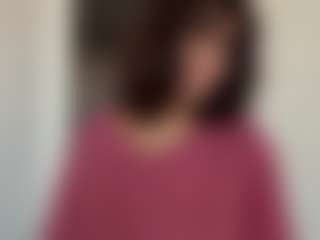 Live cam show with Thea - Shaved on Camsoda
