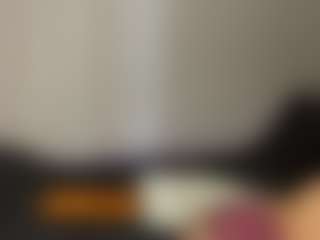 Live cam show with Thea - Moaning on Camsoda