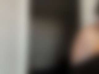 Live cam show with Thea - Glasses on CamwithHer